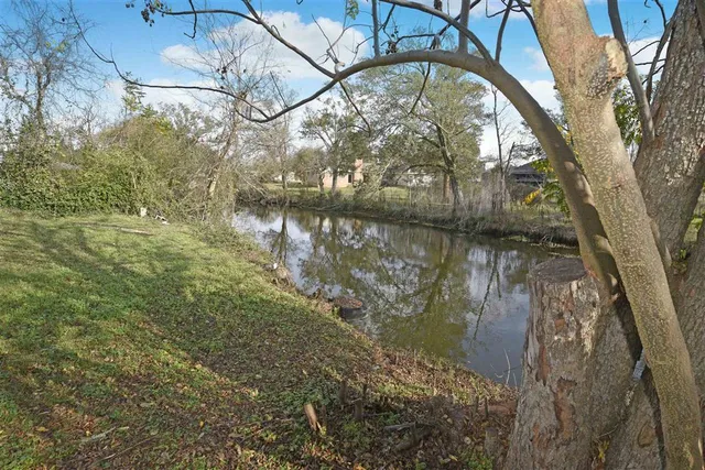 $190,000 | 4307 Oaklawn Drive, Lake Charles, LA 70605