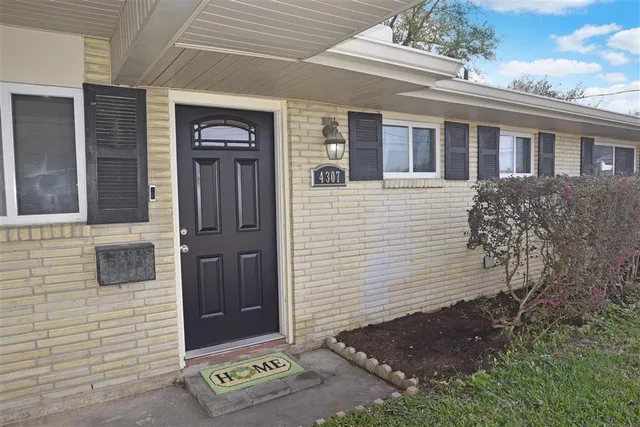 $190,000 | 4307 Oaklawn Drive, Lake Charles, LA 70605