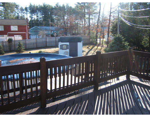 8 Amherst Road Wilmington, MA 01887 - Photo 5 of 10 Gallery Image 5