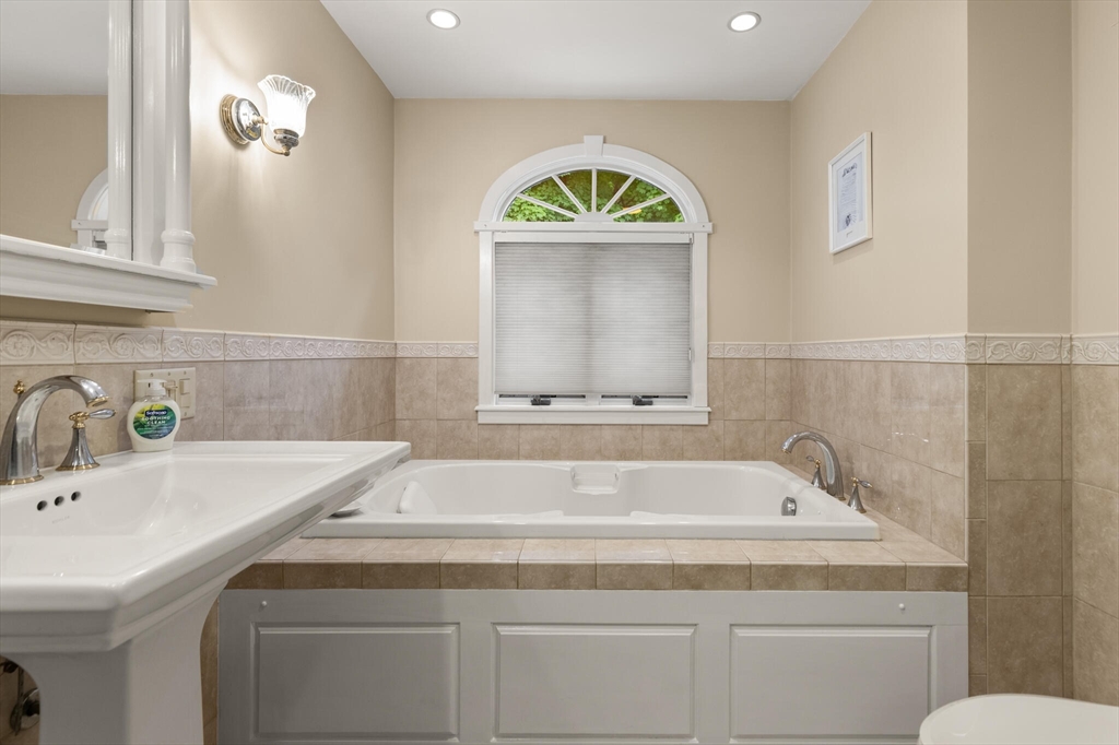 49 Lillian Road Malden, MA 02148 - Photo 27 of 32 Gallery Image 27