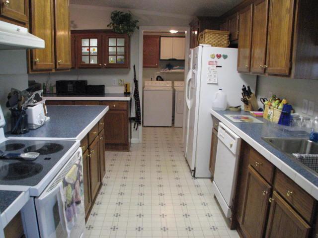 192 Piver Road Beaufort, NC 28516 - Photo 8 of 12 kitchen
