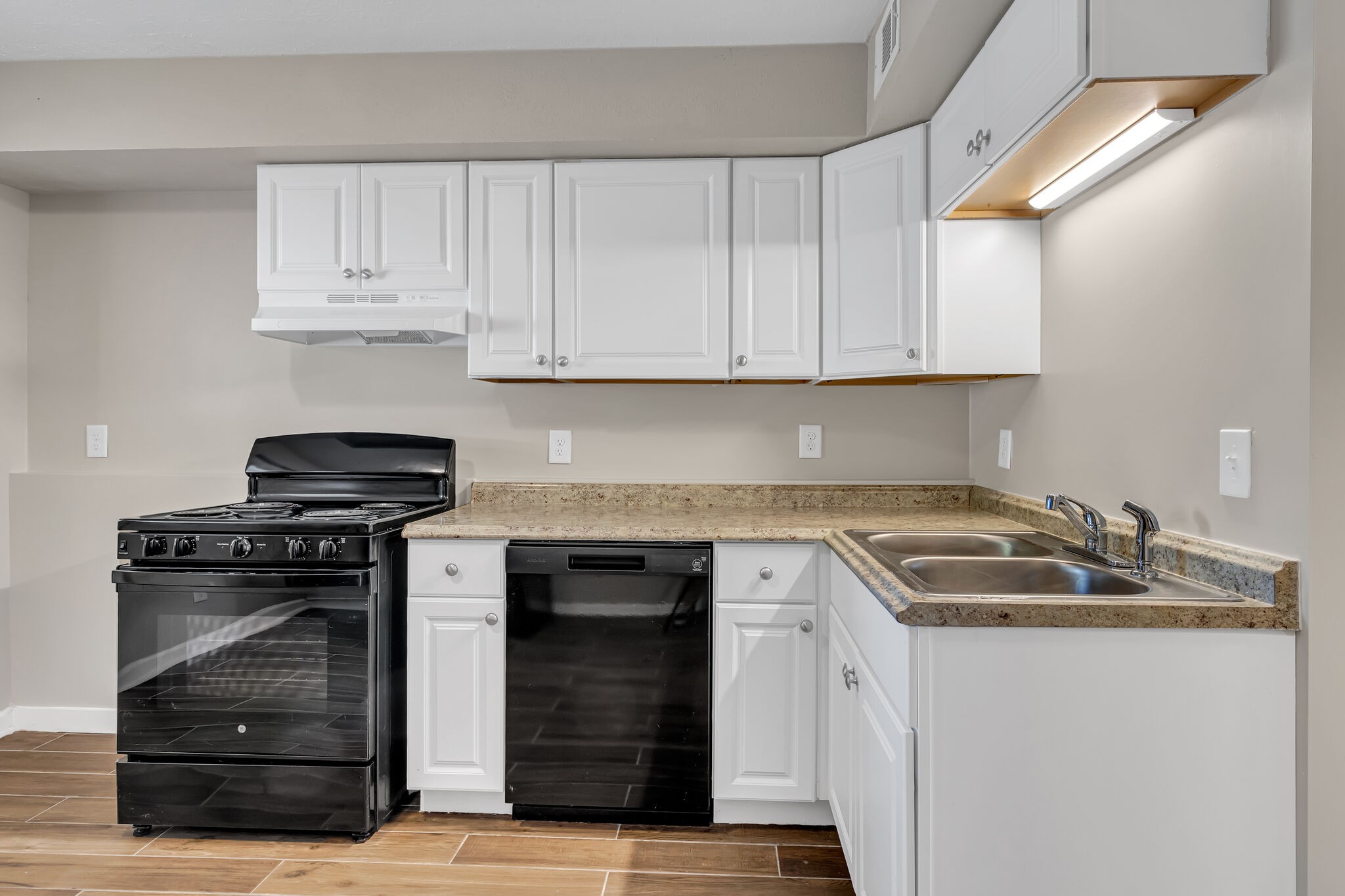 300 Spring Street Dickson, TN 37055 - Photo 4 of 54 Gallery Image 4
