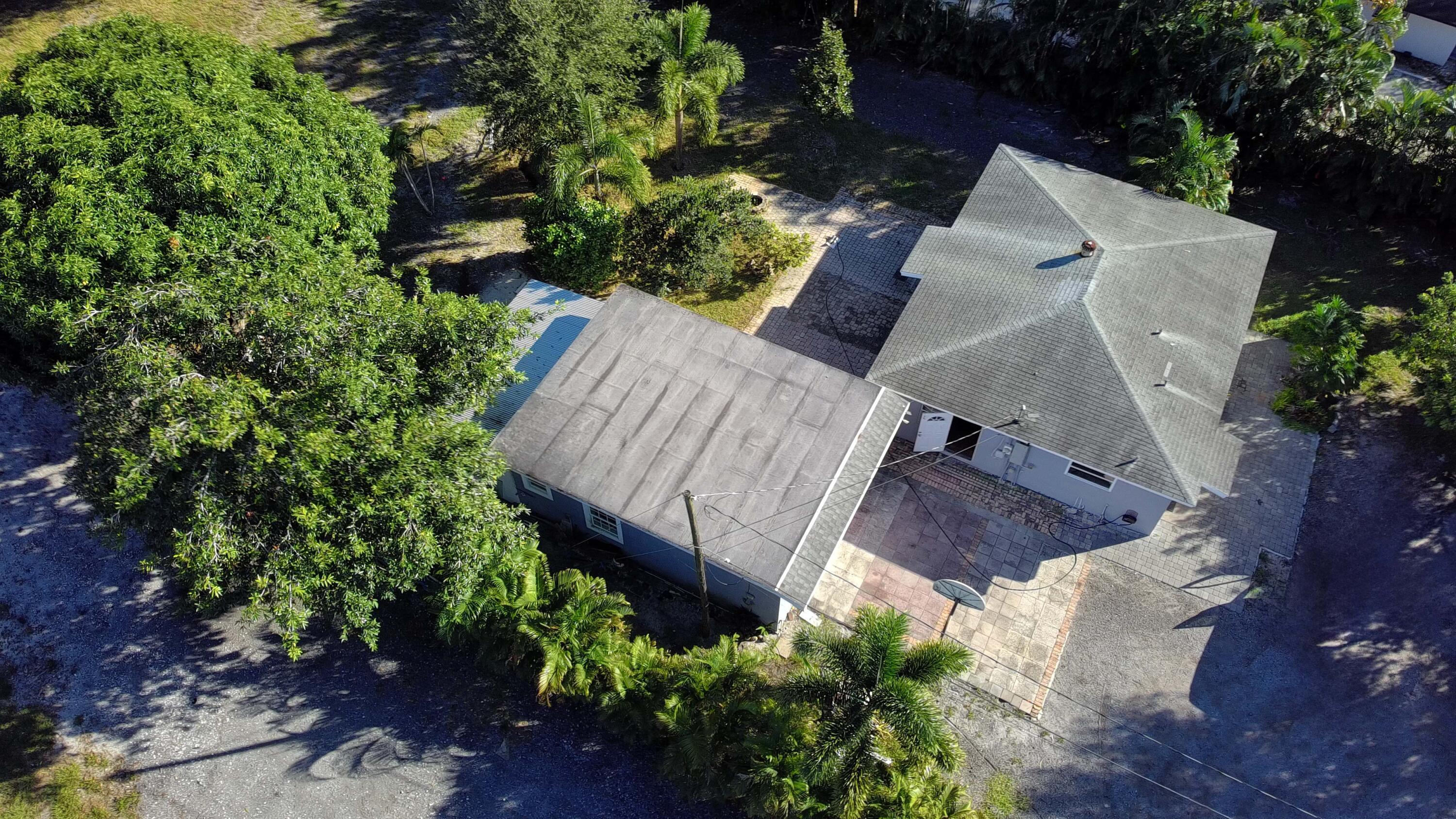 4138 Kirk Road Lake Worth, FL 33461 - Photo 8 of 11 a view of a backyard