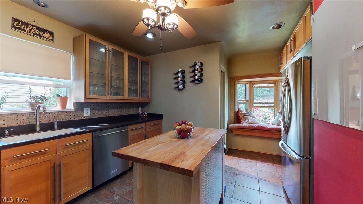 3561 Tullamore Road Cleveland, OH 44118 - Photo 21 of 35 Gallery Image 21
