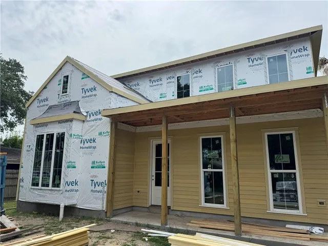 $998,500 | 270 Garden Road, River Ridge, LA 70123