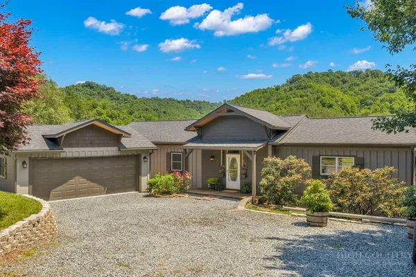 $669,250 | 338 Woodbriar Road, Sugar Grove, NC 28679