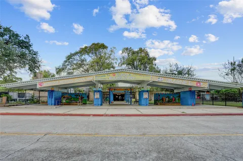 a car parked in front of a building