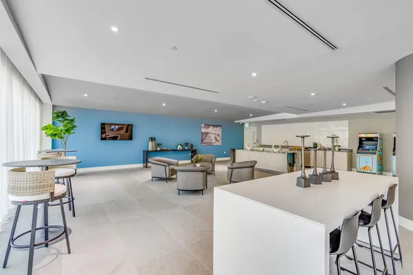 $3,675 | 5961 Southwest 68th Street, Unit B302, South Miami, FL 33143