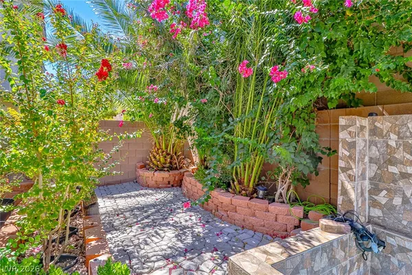 $2,395 | 6765 Bristle Falls Street, Las Vegas, NV 89149