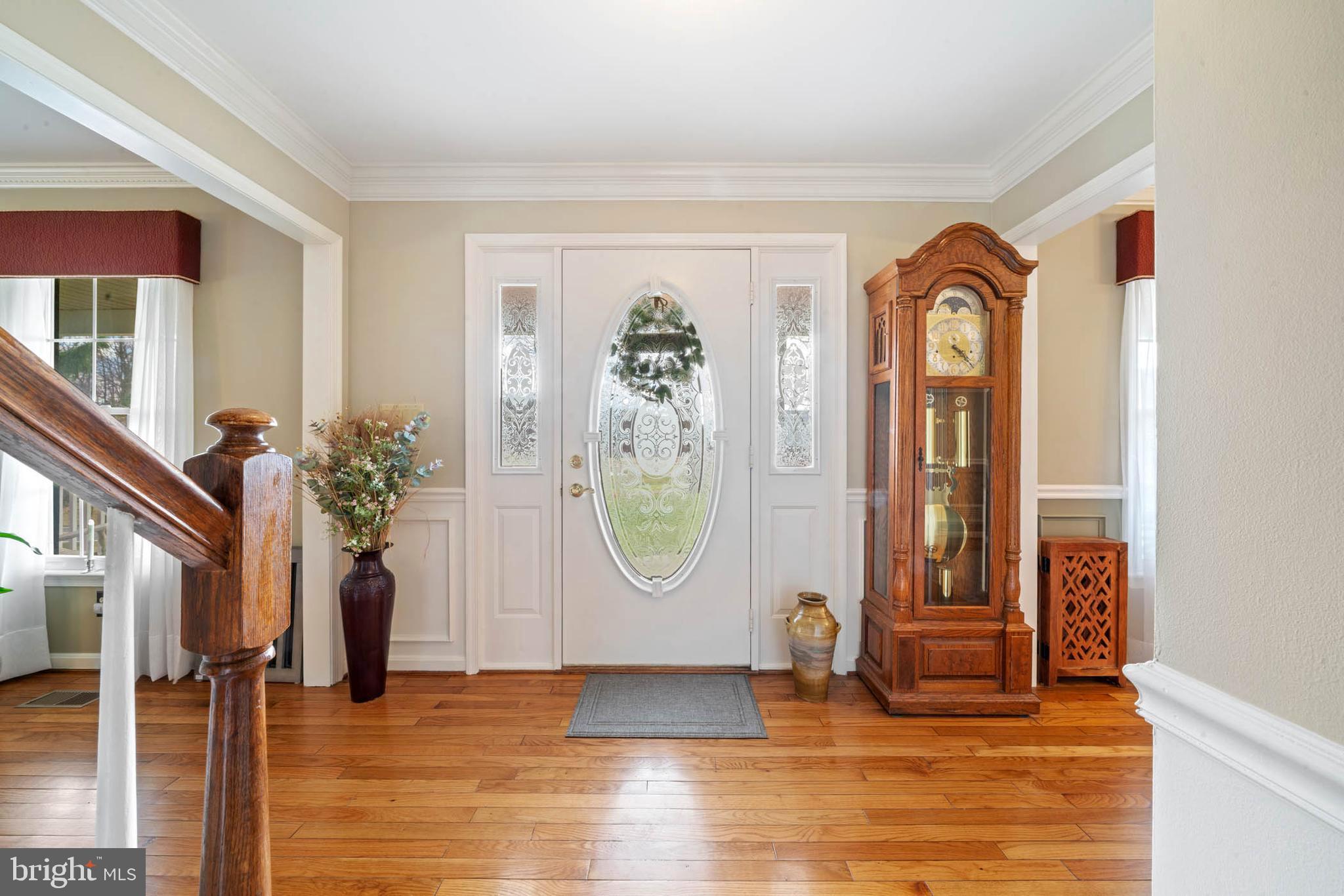 3198 Uniontown Road Westminster, MD 21158 - Photo 11 of 49 Foyer area - main level
