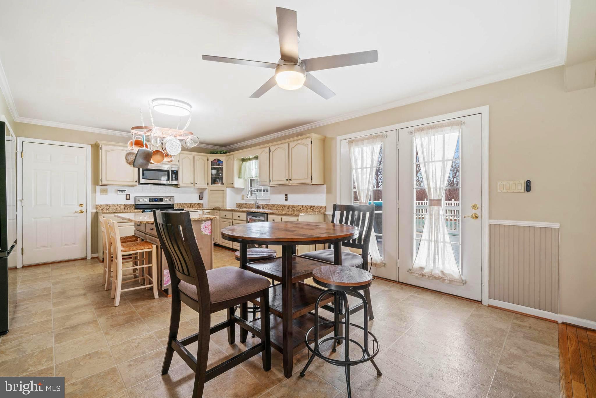 3198 Uniontown Road Westminster, MD 21158 - Photo 12 of 49 Kitchen area - main level