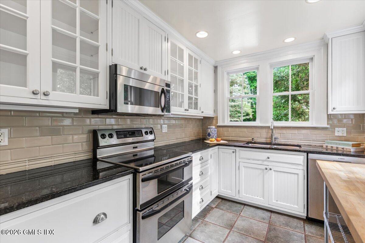 332 Riversville Road Greenwich, CT 06831 - Photo 11 of 20 15-555A9232a