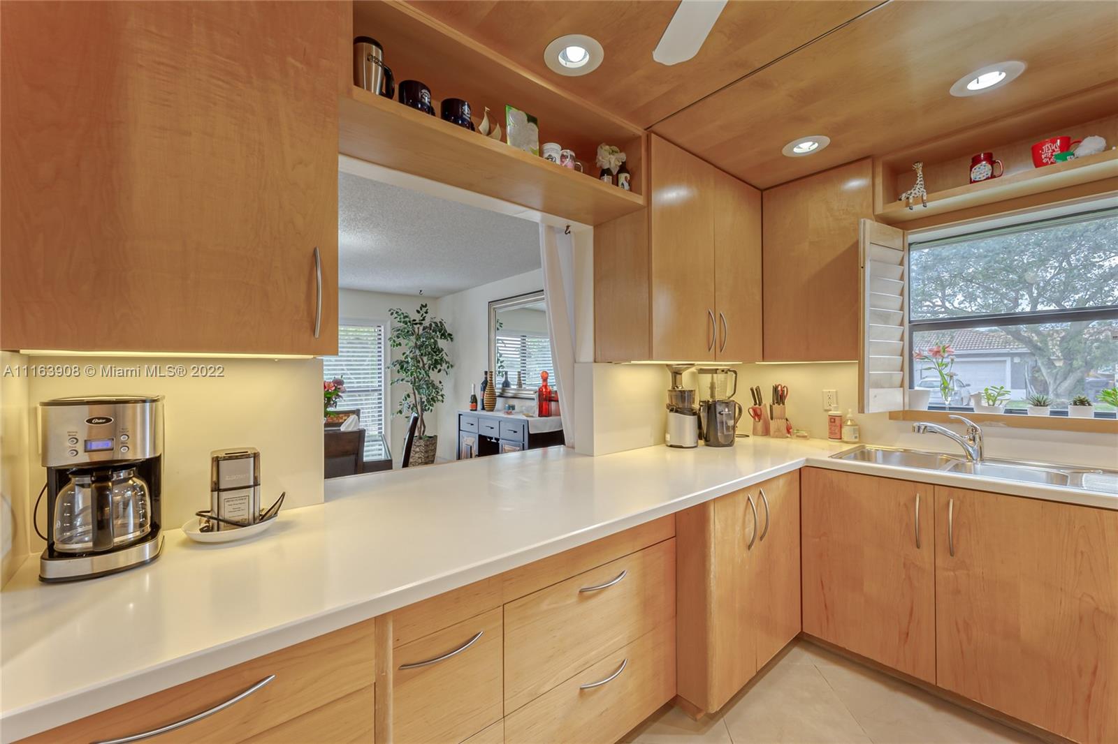3595 Simms Street Hollywood, FL 33021 - Photo 12 of 28 Gallery Image 12