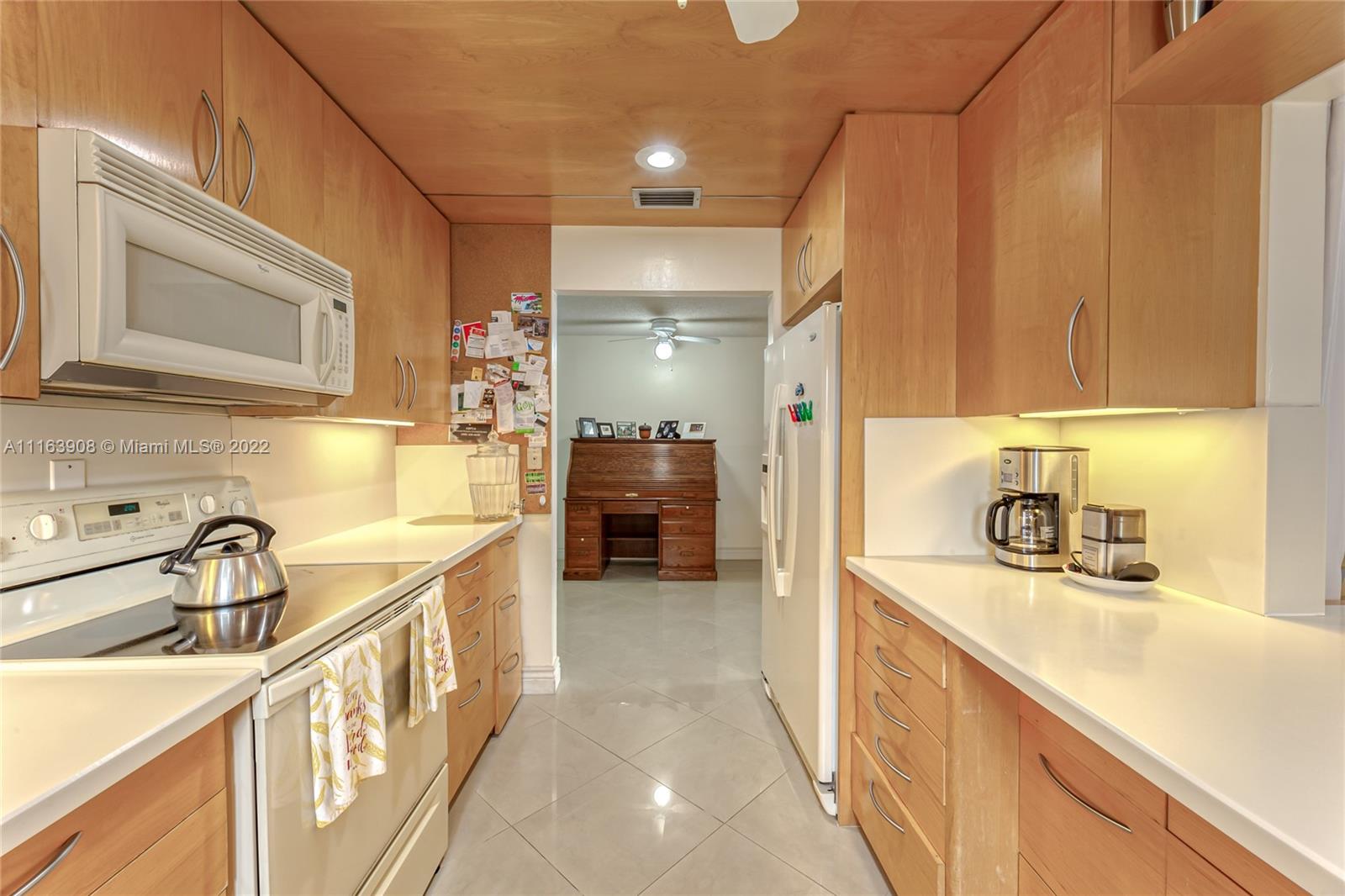 3595 Simms Street Hollywood, FL 33021 - Photo 13 of 28 Gallery Image 13