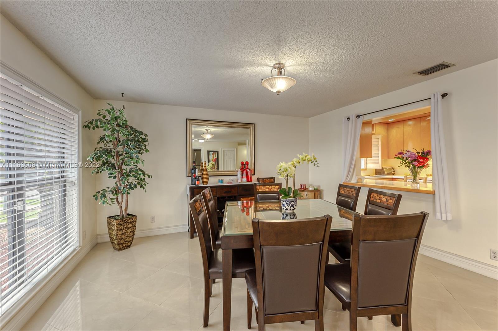 3595 Simms Street Hollywood, FL 33021 - Photo 4 of 28 Gallery Image 4