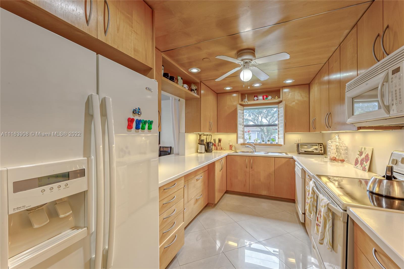 3595 Simms Street Hollywood, FL 33021 - Photo 10 of 28 Gallery Image 10