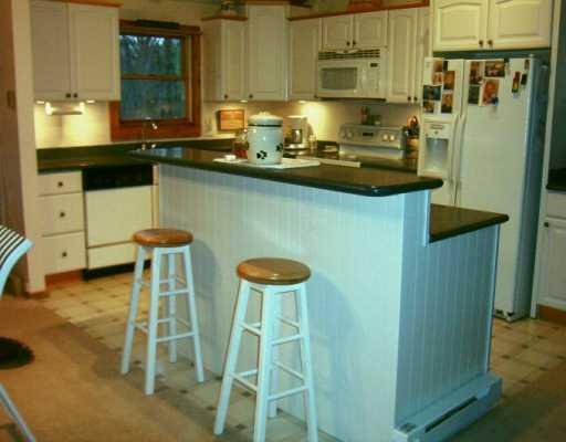 66 Shidler Road Amity, PA 15311 - Photo 4 of 8 Kitchen.