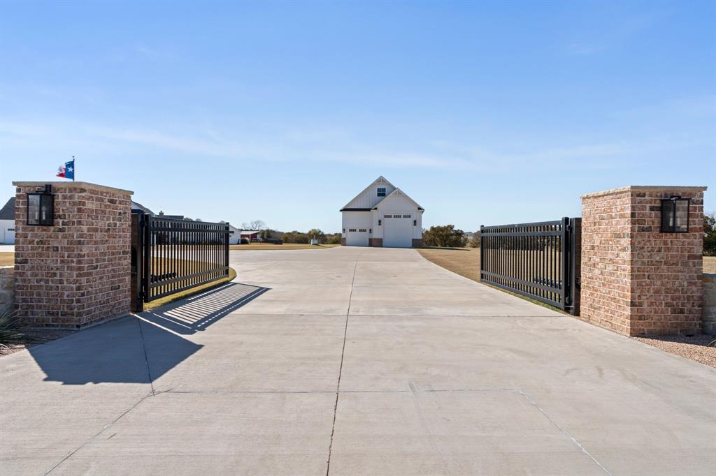714 Bethel Road Waxahachie, TX 75167 - Photo 38 of 40 a view of terrace with flat screen tv