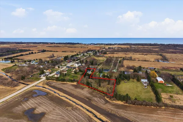 $499,900 | 6083 Lake Church Road, Belgium, WI 53004