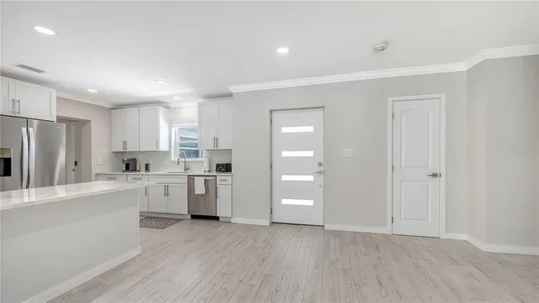 $1,825,000 | 306 Island Circle, Sarasota, FL 34242