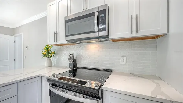$1,825,000 | 306 Island Circle, Sarasota, FL 34242