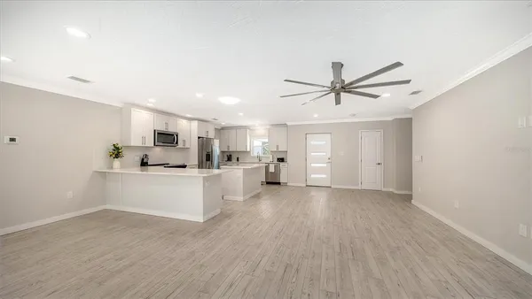 $1,825,000 | 306 Island Circle, Sarasota, FL 34242