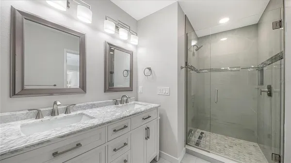 $1,825,000 | 306 Island Circle, Sarasota, FL 34242