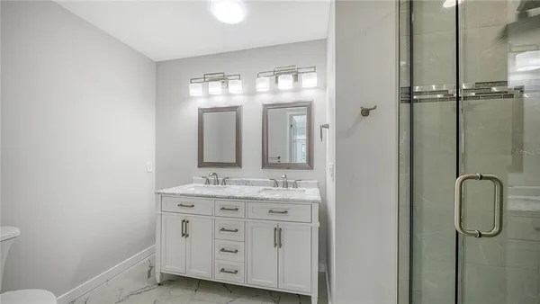 $1,825,000 | 306 Island Circle, Sarasota, FL 34242