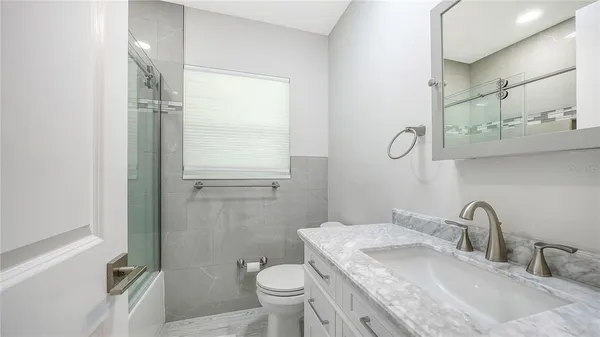 $1,825,000 | 306 Island Circle, Sarasota, FL 34242