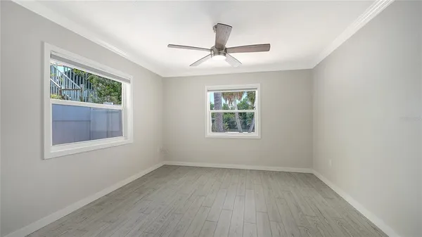 $1,825,000 | 306 Island Circle, Sarasota, FL 34242