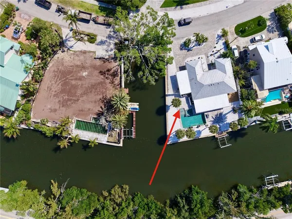 $1,825,000 | 306 Island Circle, Sarasota, FL 34242