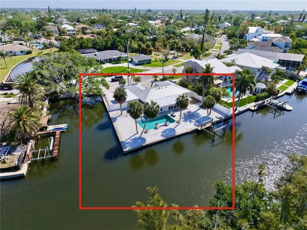 $1,825,000 | 306 Island Circle, Sarasota, FL 34242