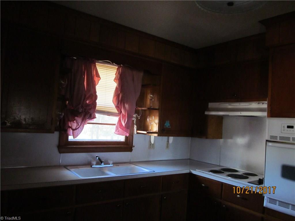 4174 County Line Road Thomasville, NC 27360 - Photo 7 of 28 Gallery Image 7