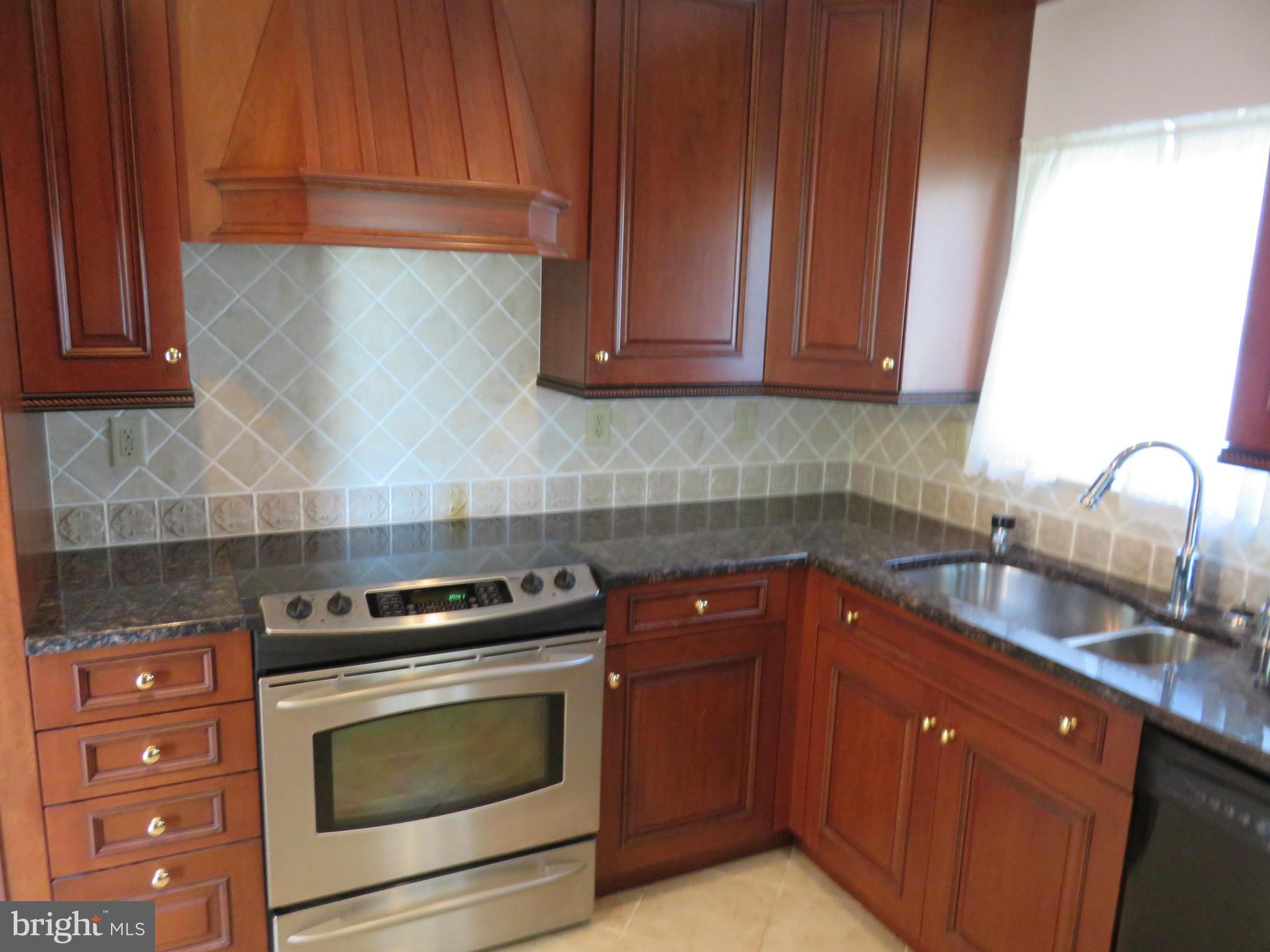 3822 Bayville Road Baltimore, MD 21220 - Photo 10 of 25 Kitchen w/Granite