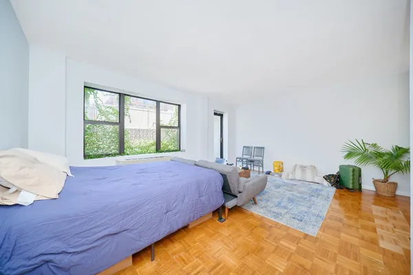 $3,295 | 337 West 43rd Street, Unit 2D | Hell's Kitchen