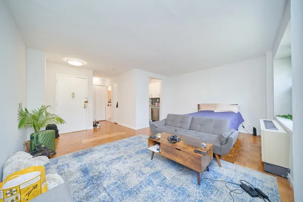 $3,295 | 337 West 43rd Street, Unit 2D | Hell's Kitchen