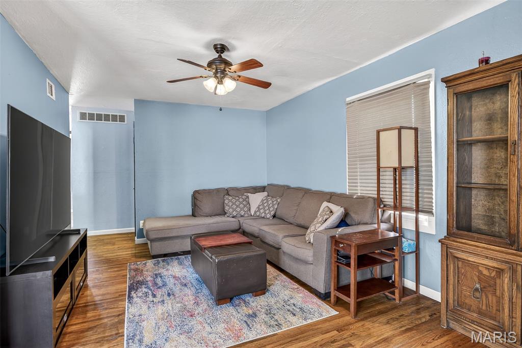 9406 MacKenzie Road Affton, MO 63123 - Photo 2 of 33