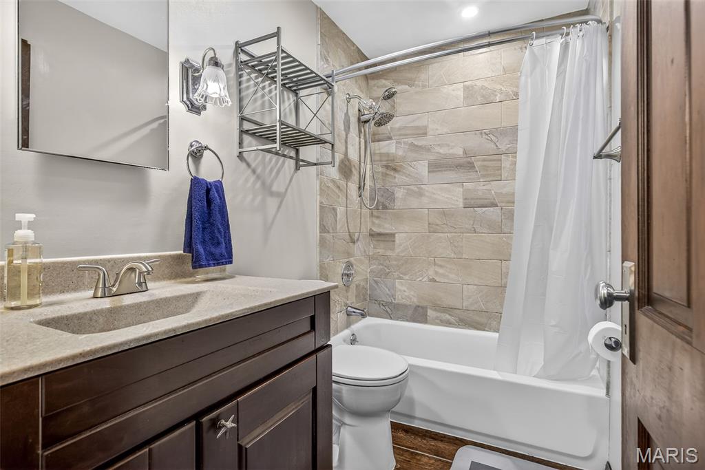 9406 MacKenzie Road Affton, MO 63123 - Photo 4 of 33