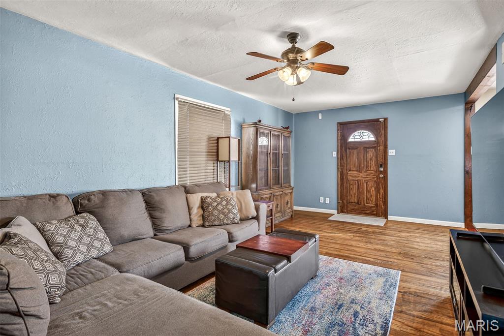 9406 MacKenzie Road Affton, MO 63123 - Photo 6 of 33