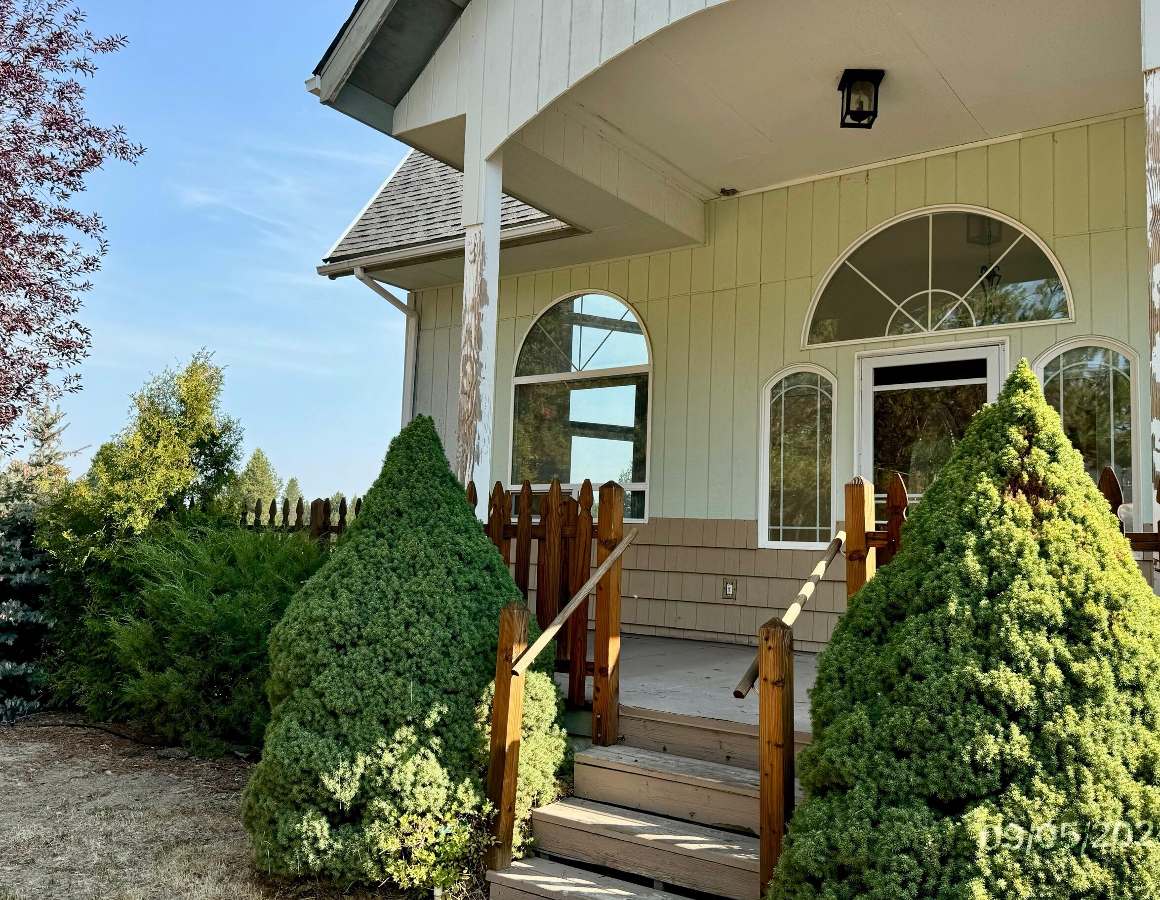 17364 Beaver Place Bend, OR 97707 - Photo 5 of 44 Front entrance