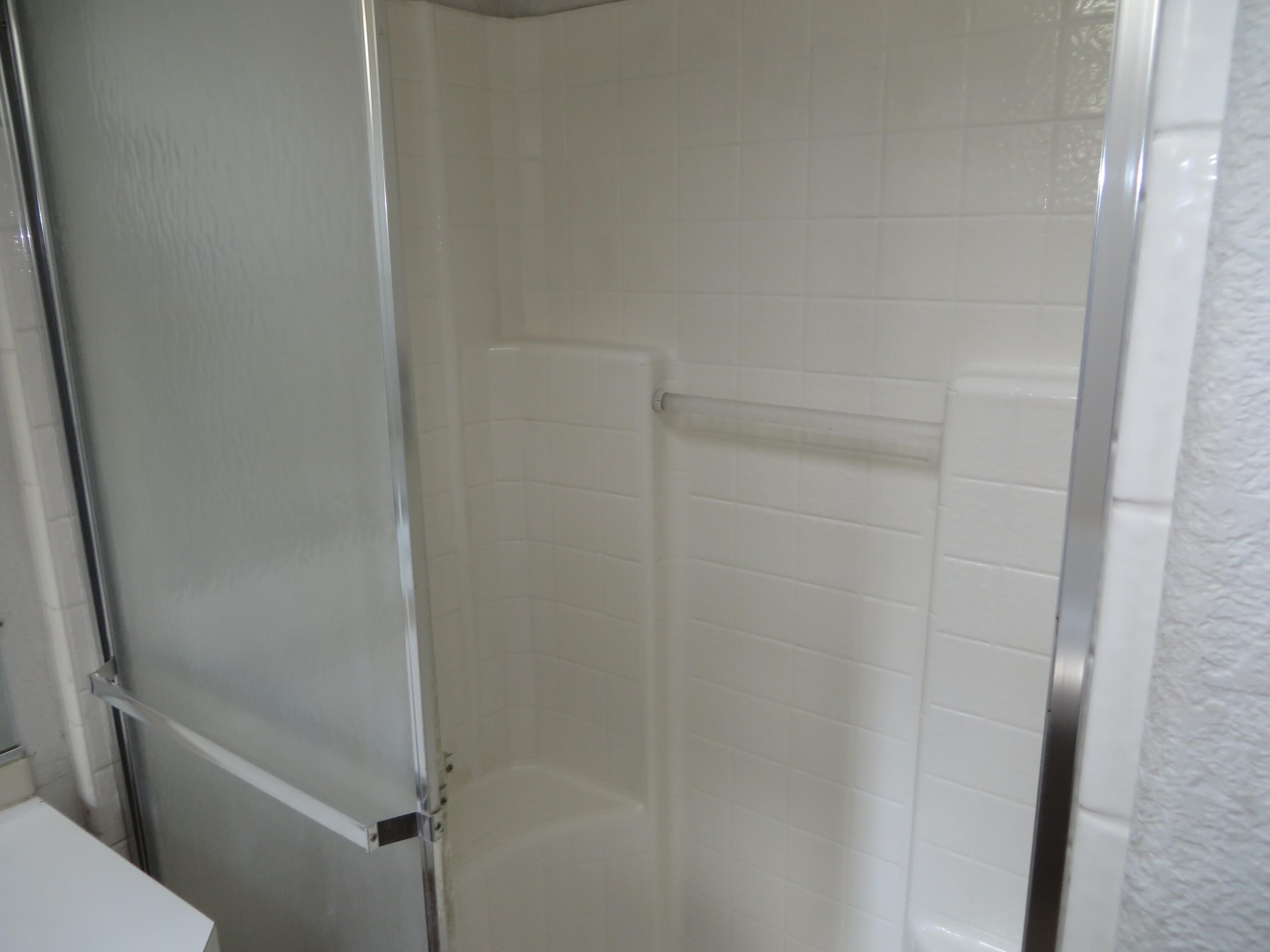 40020 9 Mile Road Chiloquin, OR 97624 - Photo 19 of 54 primary bathroom with seperate shower
