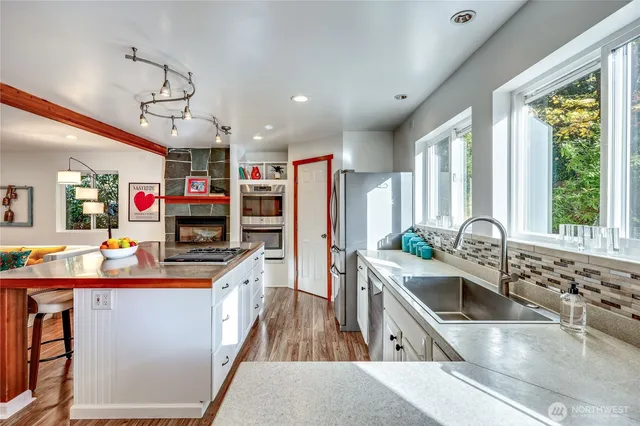 $955,000 | 8128 High School Loop Northeast, Bainbridge Island, WA 98110