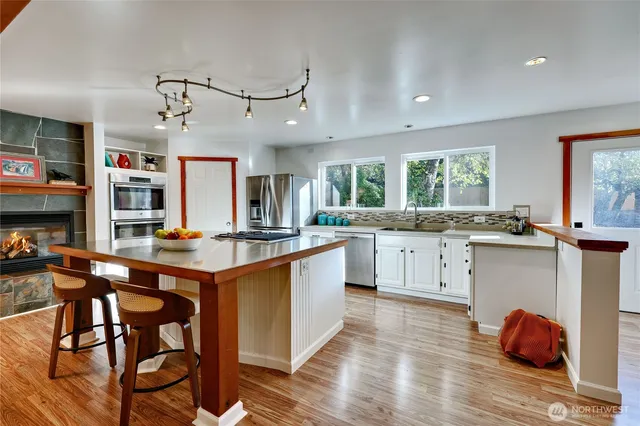 $955,000 | 8128 High School Loop Northeast, Bainbridge Island, WA 98110