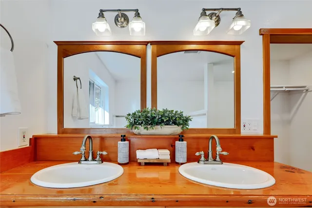 $955,000 | 8128 High School Loop Northeast, Bainbridge Island, WA 98110