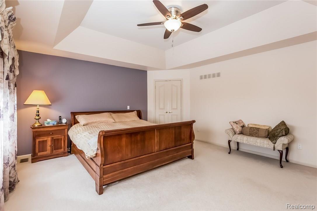 1144 Miners Run Rochester, MI 48306 - Photo 26 of 49 037-Master_Bedroom-2234873-medium.jpg