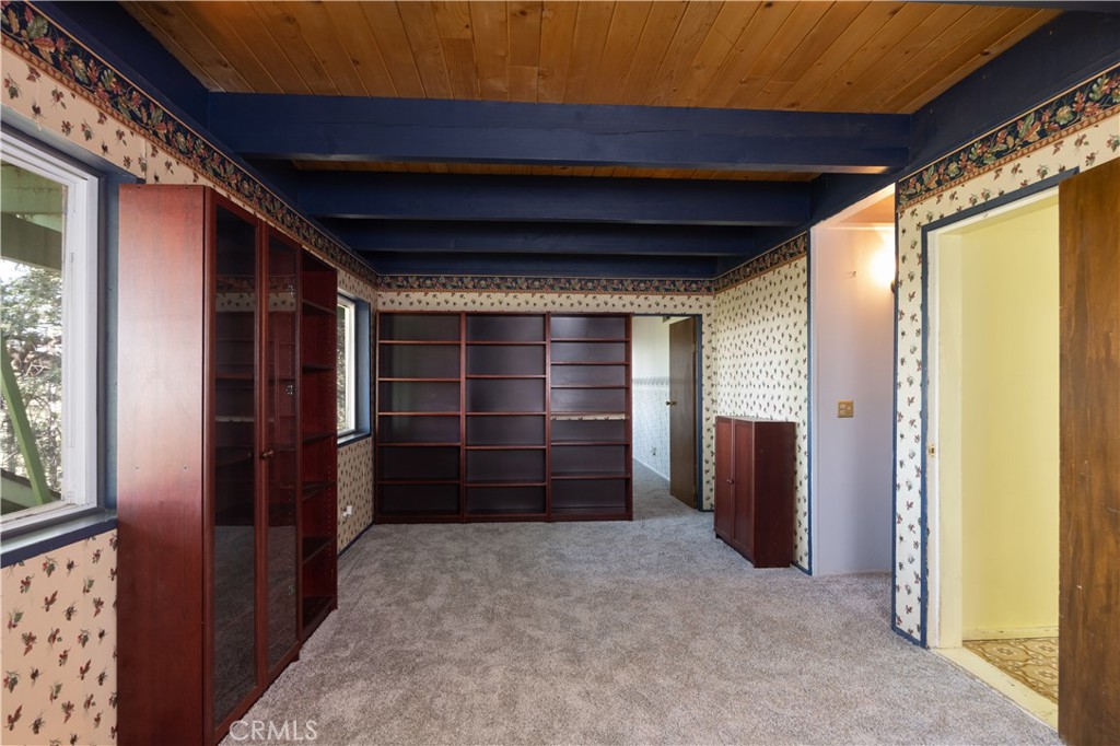 1268 Aleutian Drive Lake Arrowhead, CA 92352 - Photo 20 of 33 a view of room with walk in closet