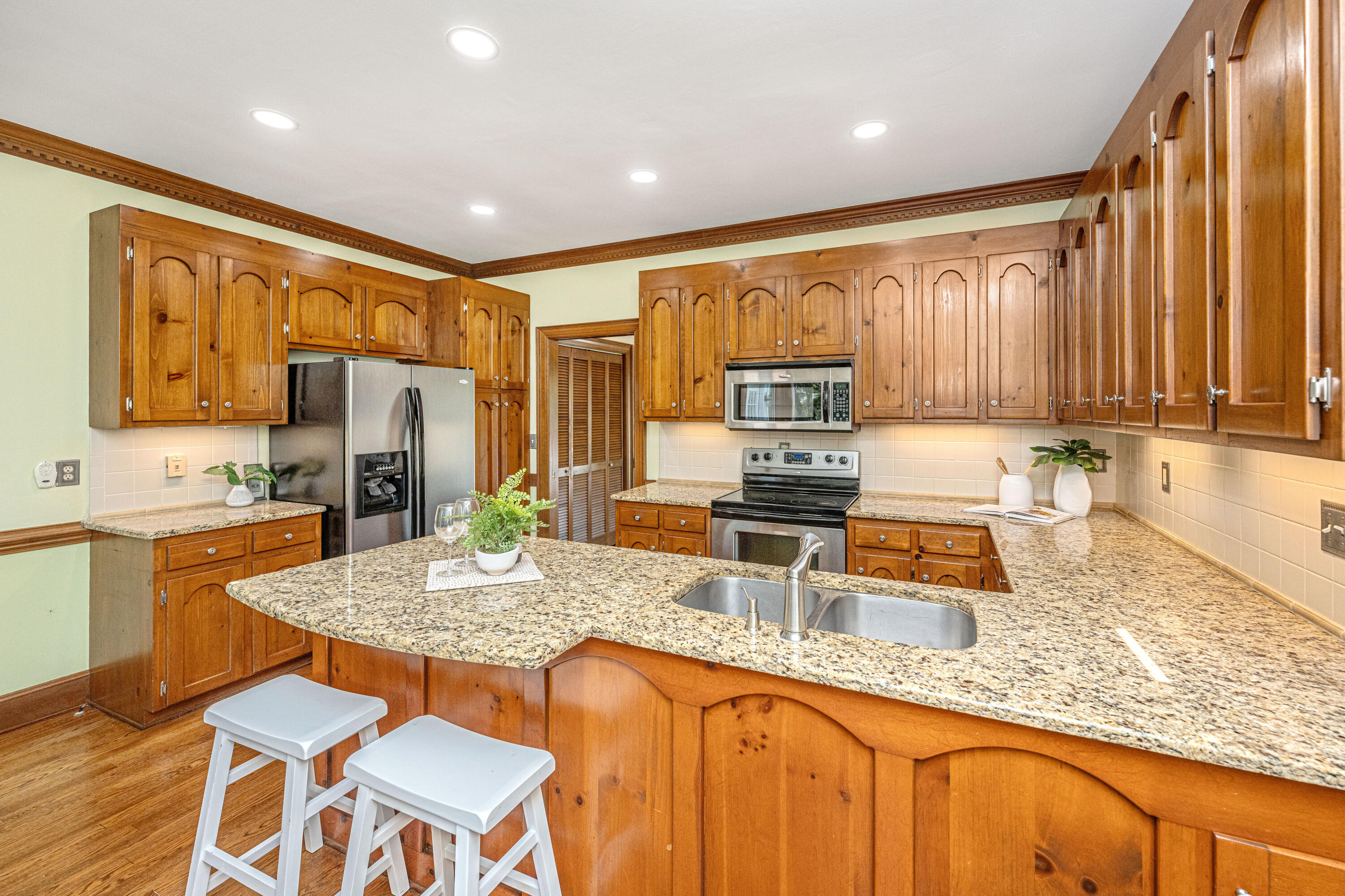 1480 Oak Landing Road Mount Pleasant, SC 29464 - Photo 16 of 49 1480OaklandingRdInt12