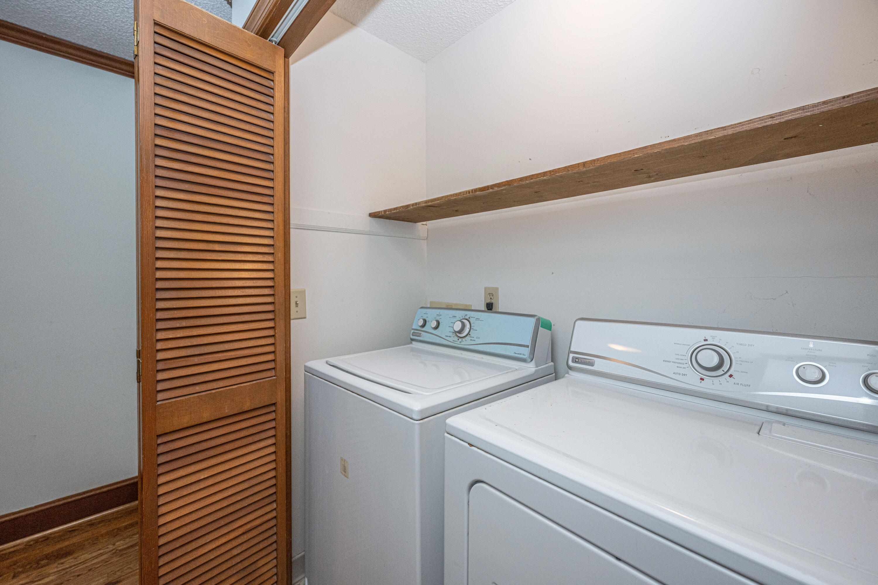 1480 Oak Landing Road Mount Pleasant, SC 29464 - Photo 32 of 49 1480OaklandingRdInt34