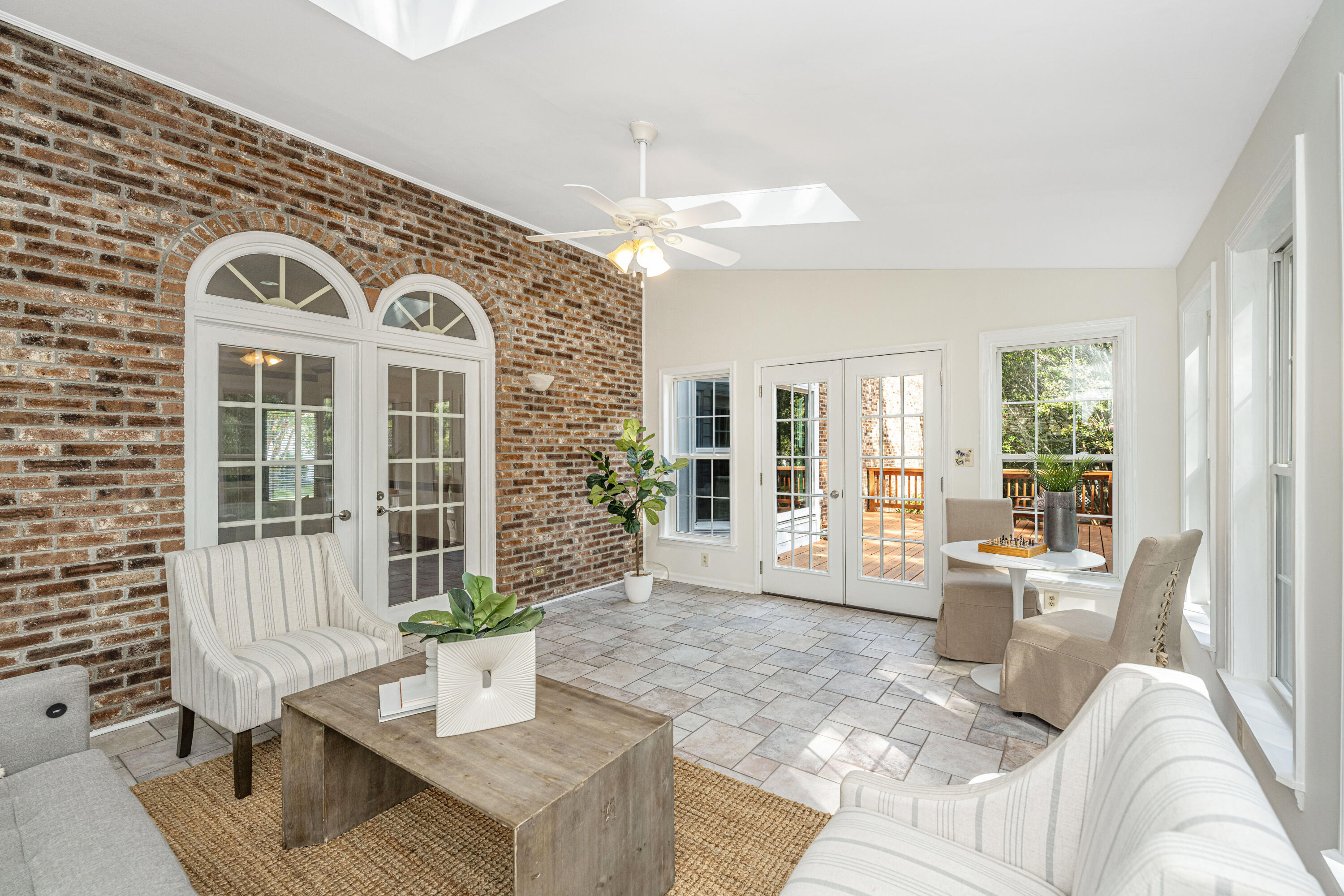 1480 Oak Landing Road Mount Pleasant, SC 29464 - Photo 9 of 49 1480OaklandingRdInt16