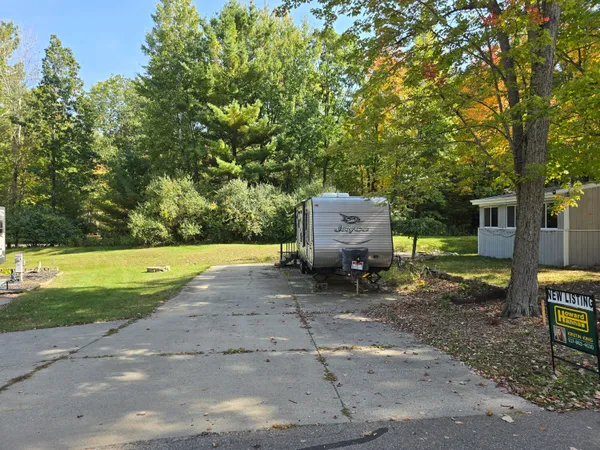 $38,000 | 174 Sandy Oak Boulevard, Unit 174, Houghton Lake, MI 48629